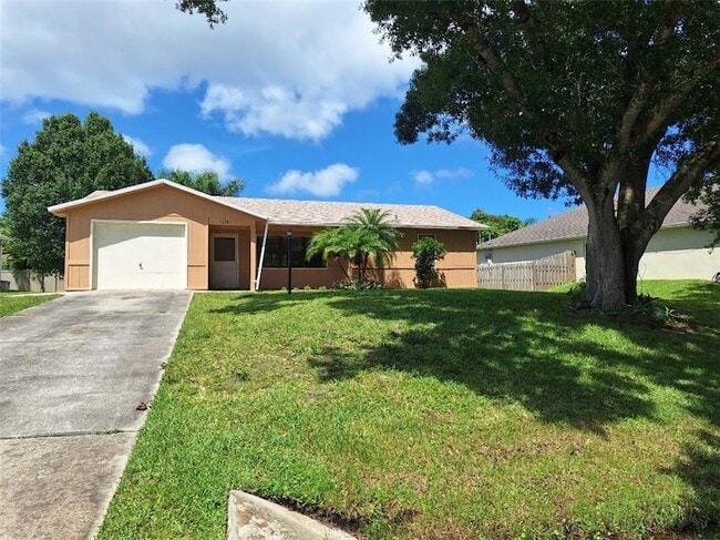 Foto del edificio - 1658 Quaker Ln