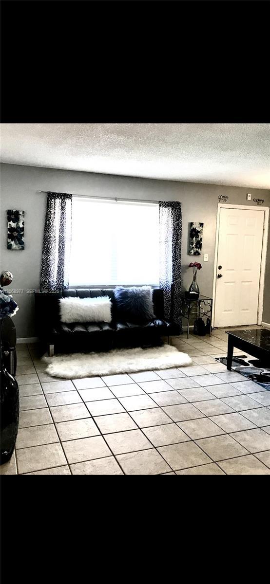 Foto del edificio - 505 NW 177th St