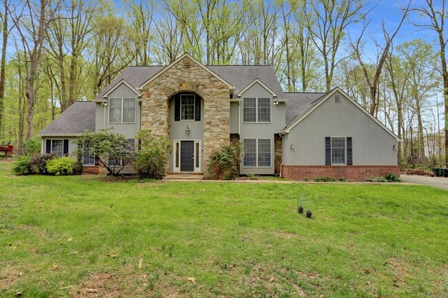 An Unbelievable Rental Opportunity – Grand... - An Unbelievable Rental Opportunity – Grand... House