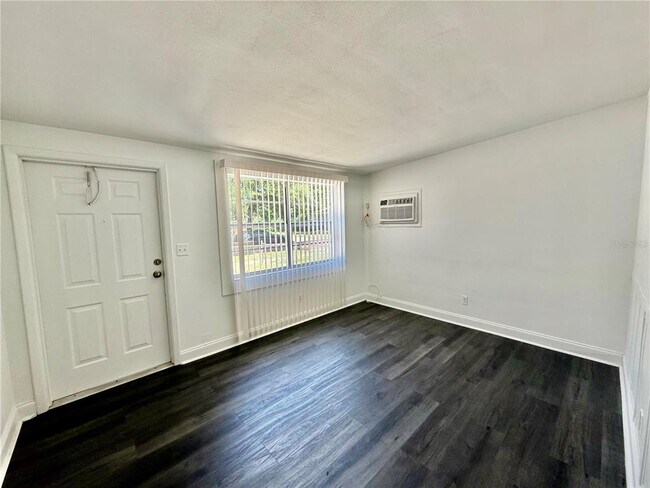 Foto del edificio - 650 Newton Ave S