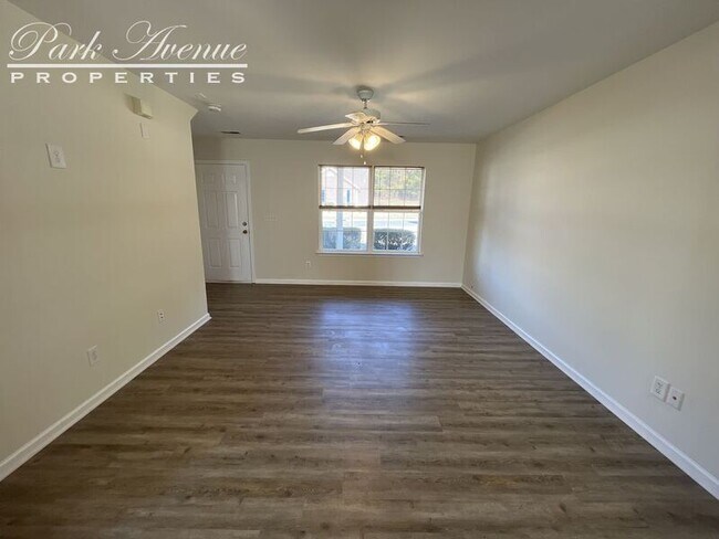 Building Photo - 6625 Commack Dr