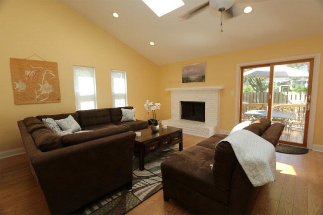 111 67th St, Virginia Beach, VA 23451 - Townhouse for Rent ...