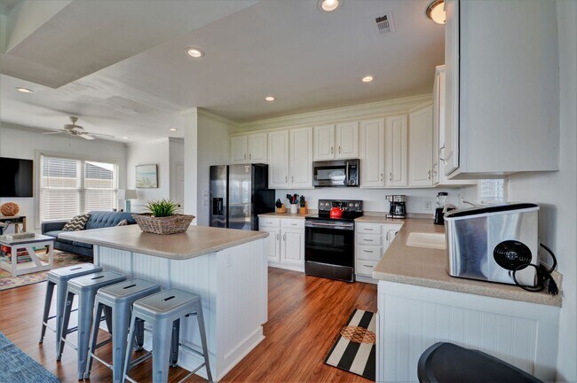 Building Photo - North Topsail Beach 5 Bedroom 4.5 Bathroom...