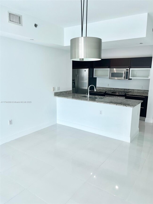 Foto del edificio - 950 Brickell Bay Dr