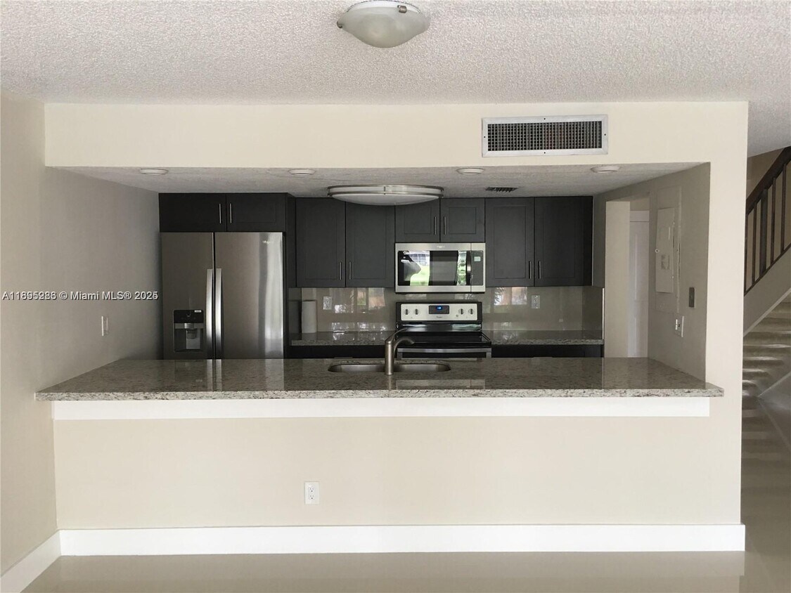 Foto principal - 10951 N Lakeview Dr