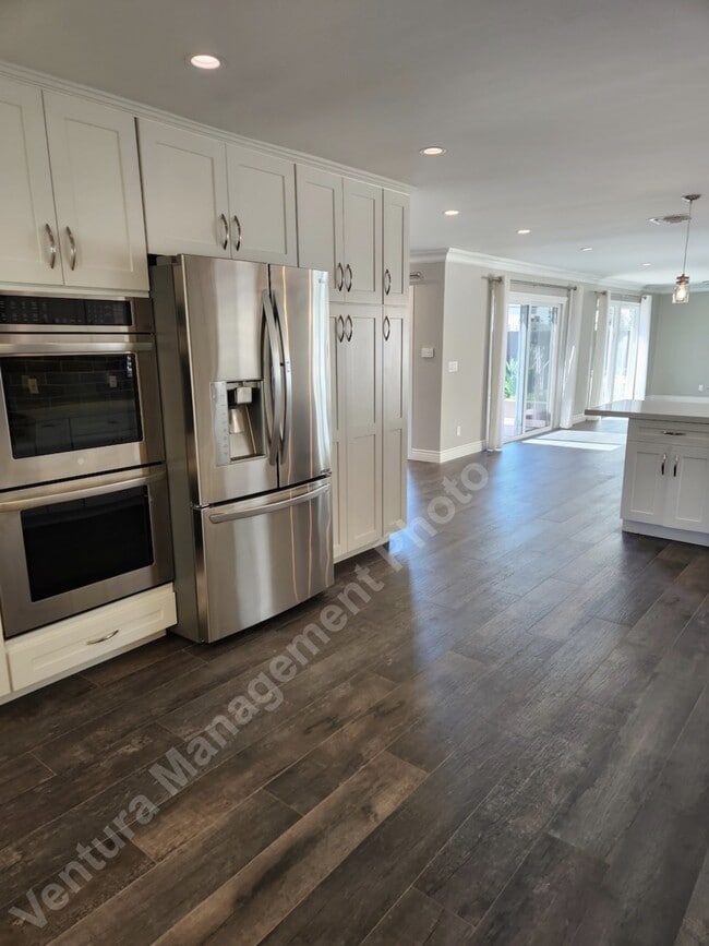 Building Photo - 5515 Lake Lindero Dr