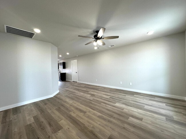 Building Photo - 5513 Rice St
