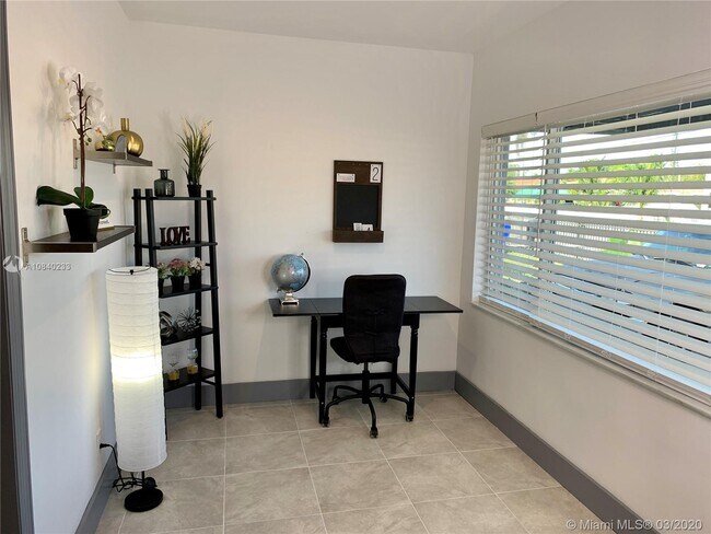 Foto del edificio - 1836 NW 16th Terrace