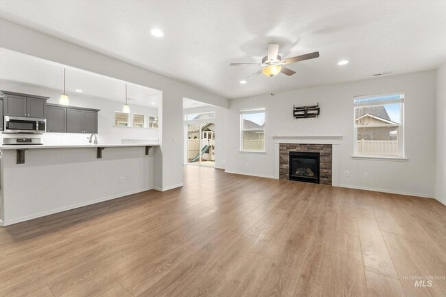 Building Photo - 513 Stanley Lake St