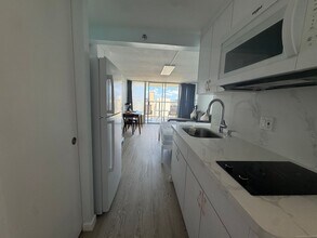 Building Photo - 445 Seaside Ave