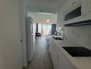 Building Photo - 445 Seaside Ave