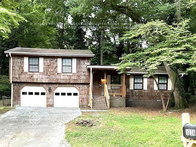 Building Photo - 3236 Lincoln Pl