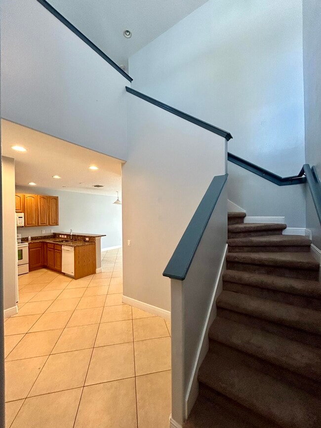Building Photo - 920 Twisting Branch Ct