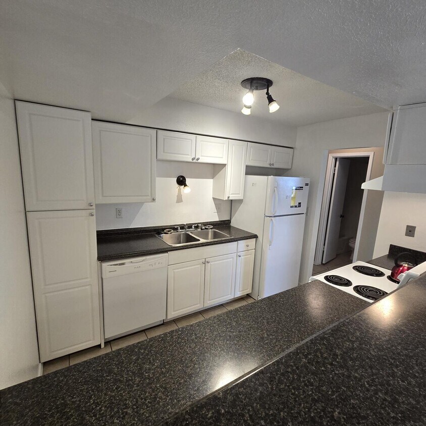 Foto principal - 3855 Montgomery Blvd NE