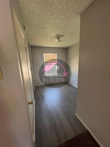 Foto del edificio - 2410 N Willis St