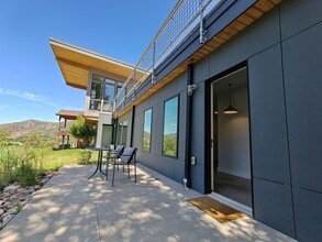 Building Photo - 600 Greenway Dr
