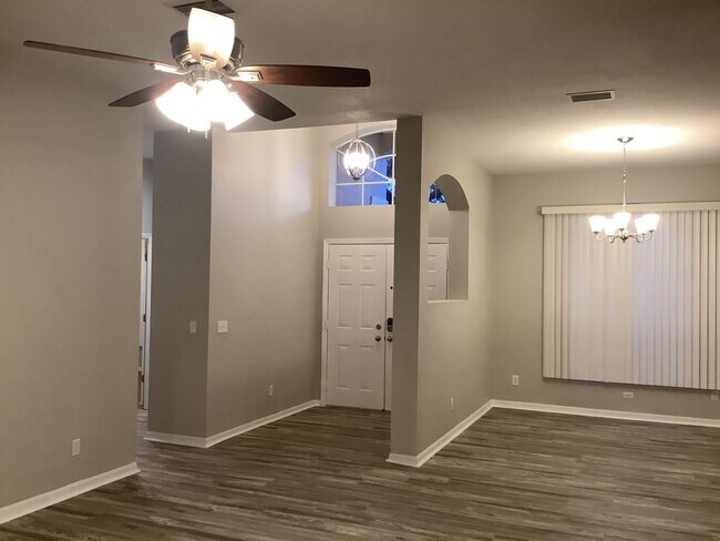 Building Photo - 2947 Minuteman Ln
