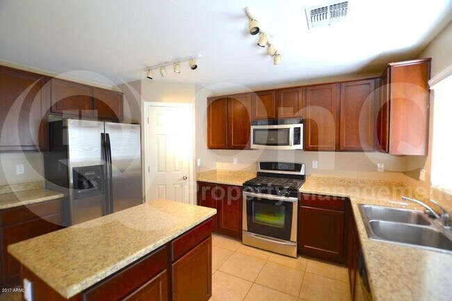 Building Photo - 36285 N Mirandesa Dr