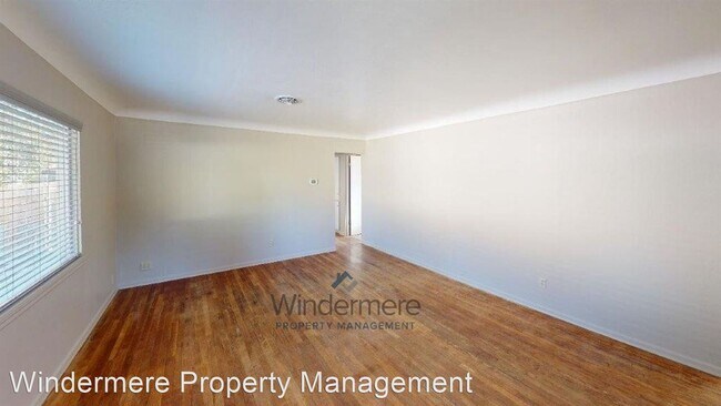 Building Photo - 2 br, 1 bath House - 1049 St John Street