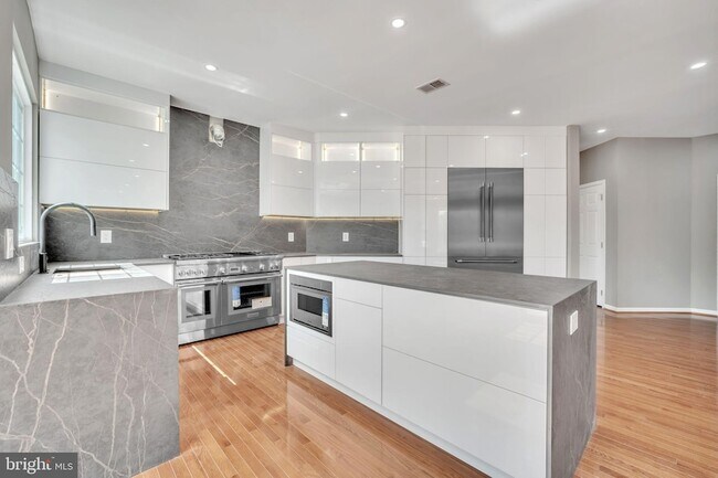 Foto del edificio - 20195 Hidden Creek Ct