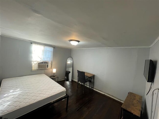 Foto del edificio - 1 Room Available – Flexible Monthly Commitment | Weekly Rent Payments (Rent shown is the weekly r...