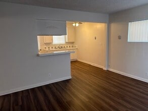 Building Photo - 251 E 49th St
