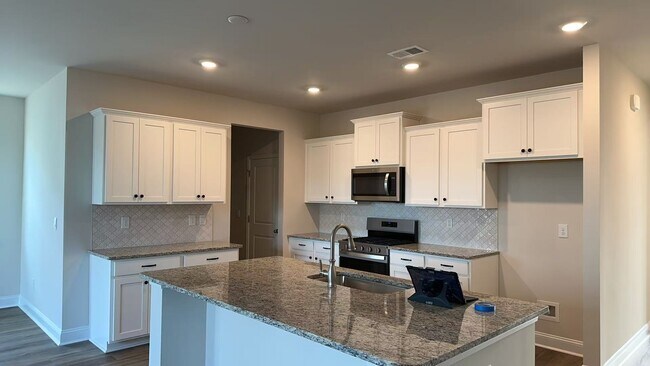 Foto del edificio - 1820 Hardwood Ct