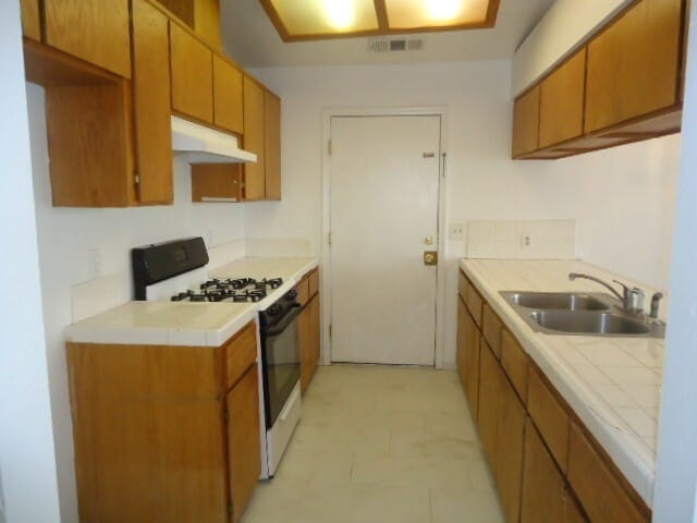 Foto del edificio - 1986 W Roby Ave