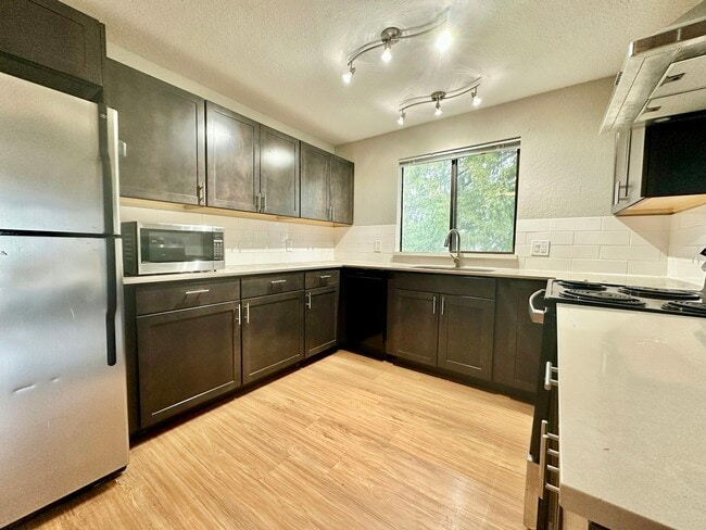 Building Photo - 4900 Fremont Ave N