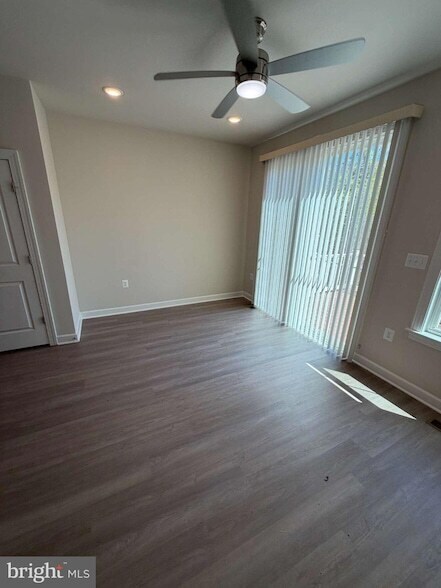 Building Photo - 7231 Mountaineer Dr