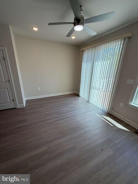 Foto del edificio - 7231 Mountaineer Dr