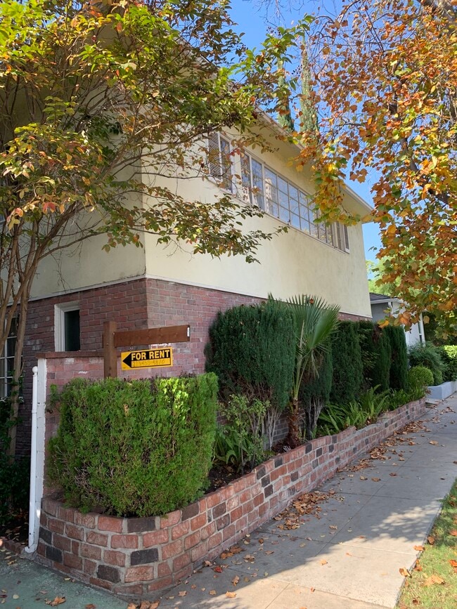 Building Photo - 131 N Pass Ave