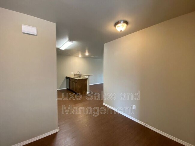 Foto del edificio - 2108 Buena Vida Ln