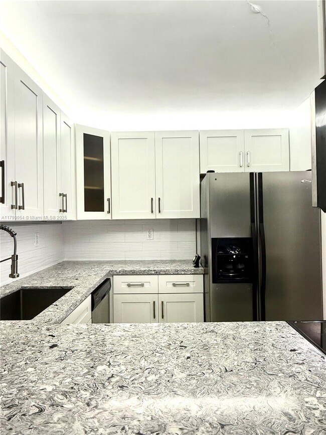 Foto del edificio - 851 Three Islands Boulevard