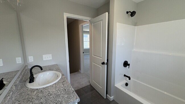 Foto del edificio - Brand New Townhomes | 3 Bed / 2.5 Bath | Available Now | $2,799/mo