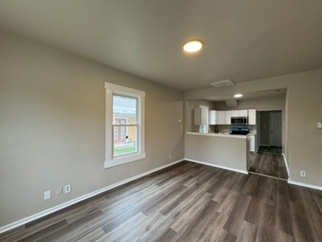 Building Photo - 420 Clark Ave