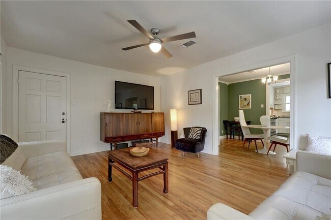 Foto del edificio - 4518 Red River St