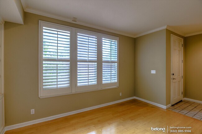 Foto del edificio - 600 Willow Rd