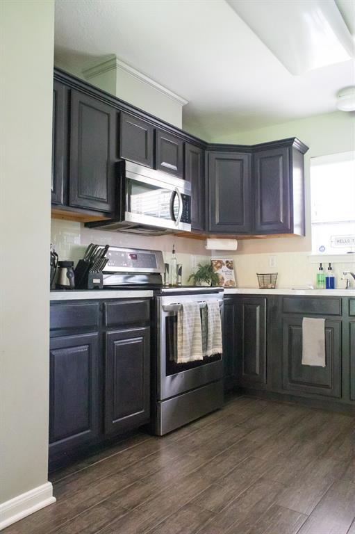 Building Photo - 810 Shadberry Dr