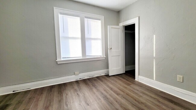 Building Photo - 802 N Olive St