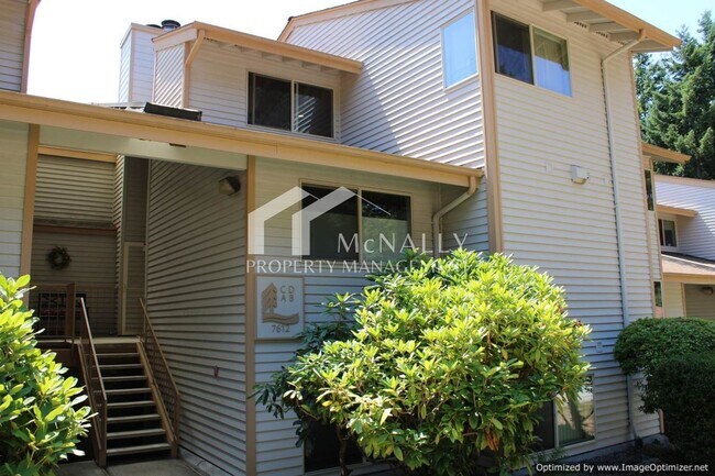 Foto del edificio - Spacious 3-Bedroom Condo with Detached 1-C...
