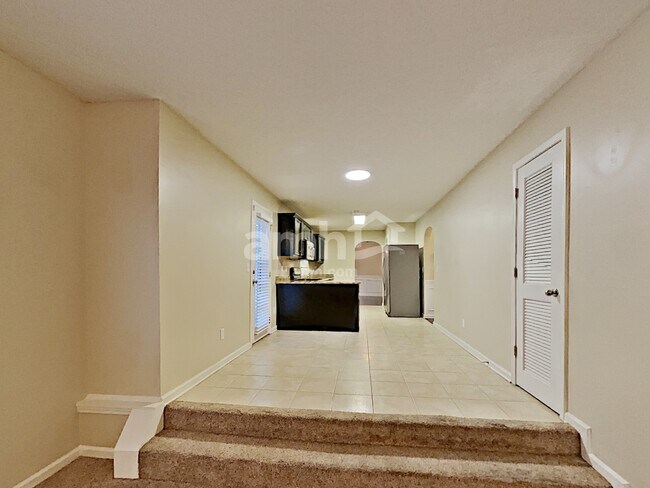 Building Photo - 104 MacBeth Dr