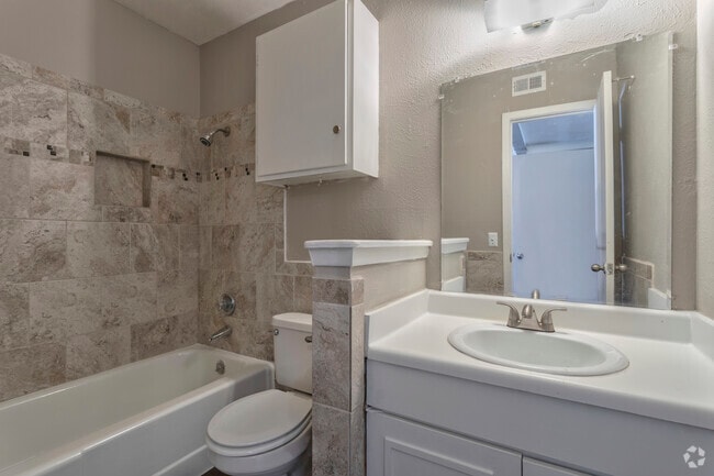 1 habitación, 1 baño - 500 pies cuadrados - Baño - Belleview