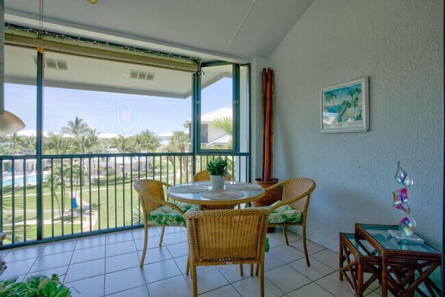 Foto del edificio - 143 Bay Colony Dr N