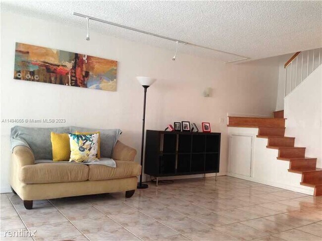 Building Photo - 3 br, 2.5 bath House - 20291 NE 30th Ave A...