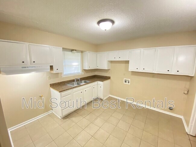 Building Photo - 4076 Kerwin Dr