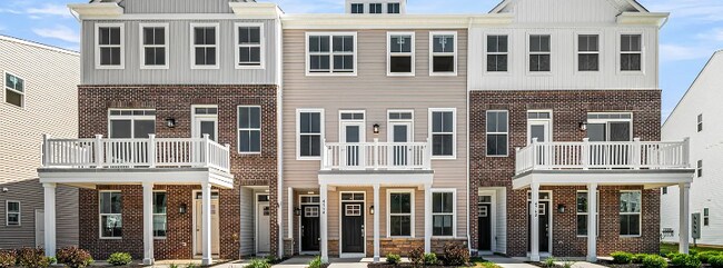 Photo - 739 Platinum Dr Townhome