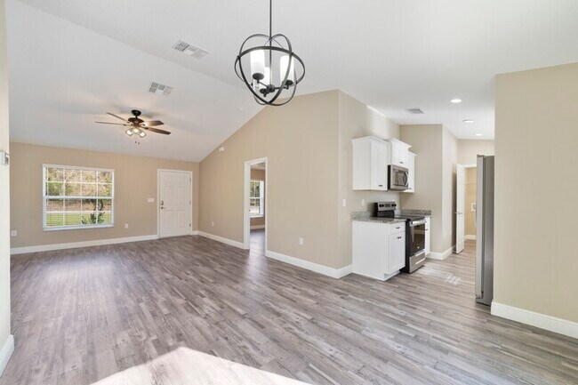 Building Photo - 7859 N Jamaica Dr