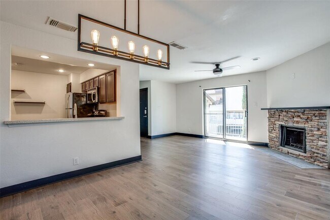 Foto del edificio - 4777 Cedar Springs Rd