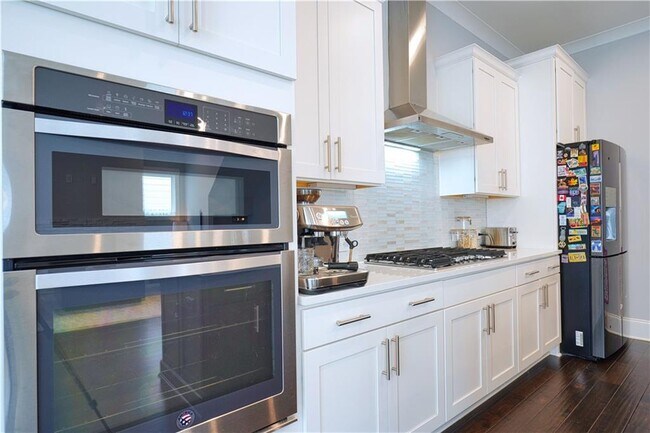 Building Photo - 6030 Richwood Cir